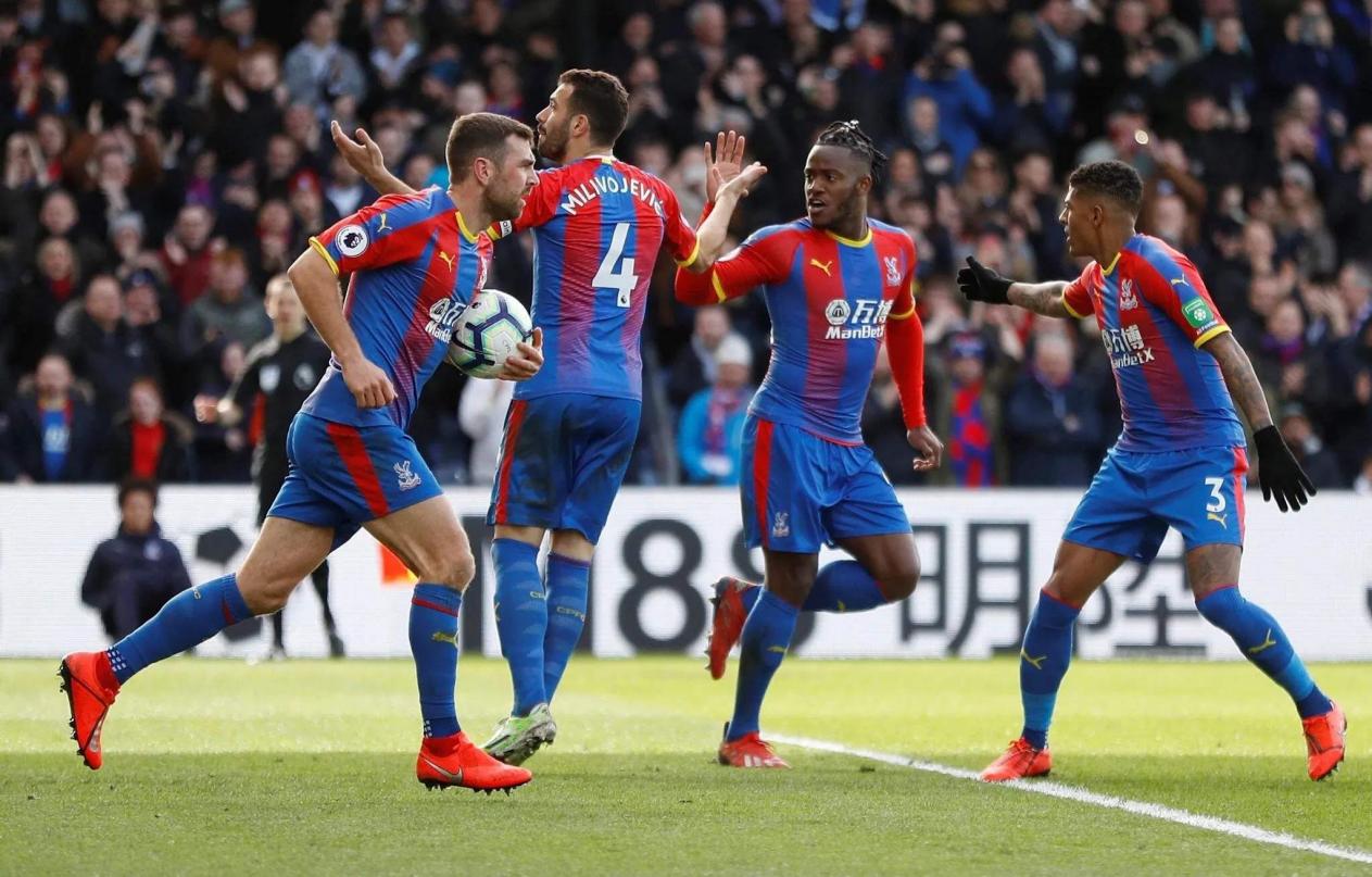 足坛年终大战淘汰赛实时赛况：圆神、魔笛谁能晋级下一轮？（年末足坛淘汰赛现场直击：圆神与魔笛谁将挺进下一轮？）