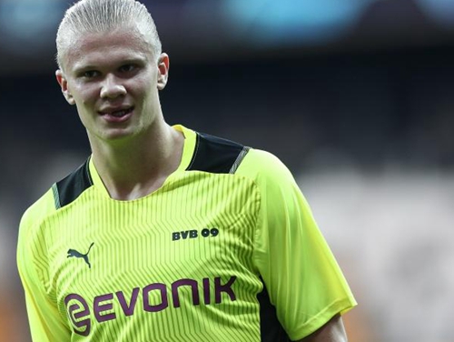 TA：利物浦球迷拒为种族歧视认罪，涉嫌英超首轮骂塞梅尼奥（TA：被指英超首轮对塞梅尼奥实施种族辱骂，利物浦球迷拒绝认罪）