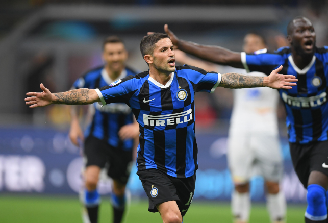 国足重建计划：明年初集结，放弃30岁+老将，蒋圣龙等人成核心