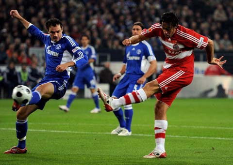 16岁344天，基亚拉是拜仁队史德甲第二年轻的出场球（16岁344天，基亚拉成为拜仁德甲队史第二年轻出场球员）