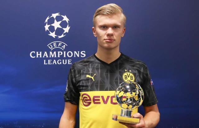 梅开二度+绝杀，C罗当选利雅得胜利vs费哈全场最佳球员