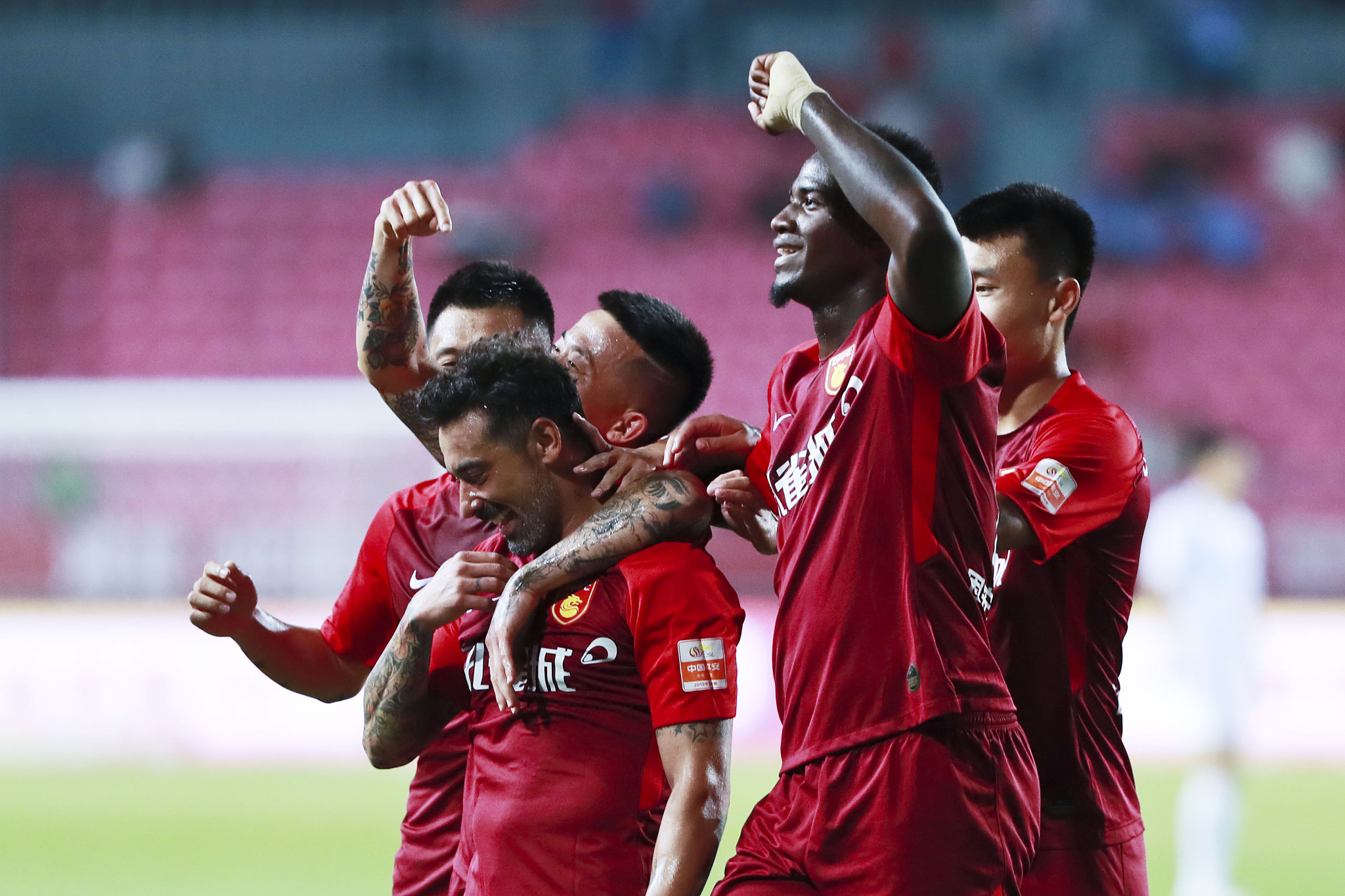 阿莫林：我喜欢马兹拉维的性格，曼联的领导小组不只是看年龄