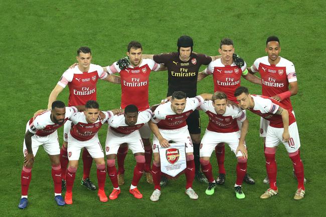 惨败23分！湖人更衣室内讧！詹姆斯直接离开球馆（23分惨败后，湖人更衣室爆发内讧，詹姆斯赛后径直离开球馆）