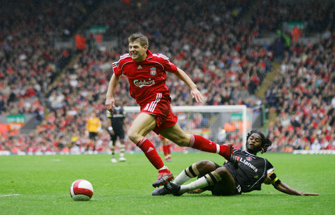 咪咕前方！@胡金秋21 手持冠军鼎登场，@浙江广厦篮球俱乐部 新赛季出征仪式