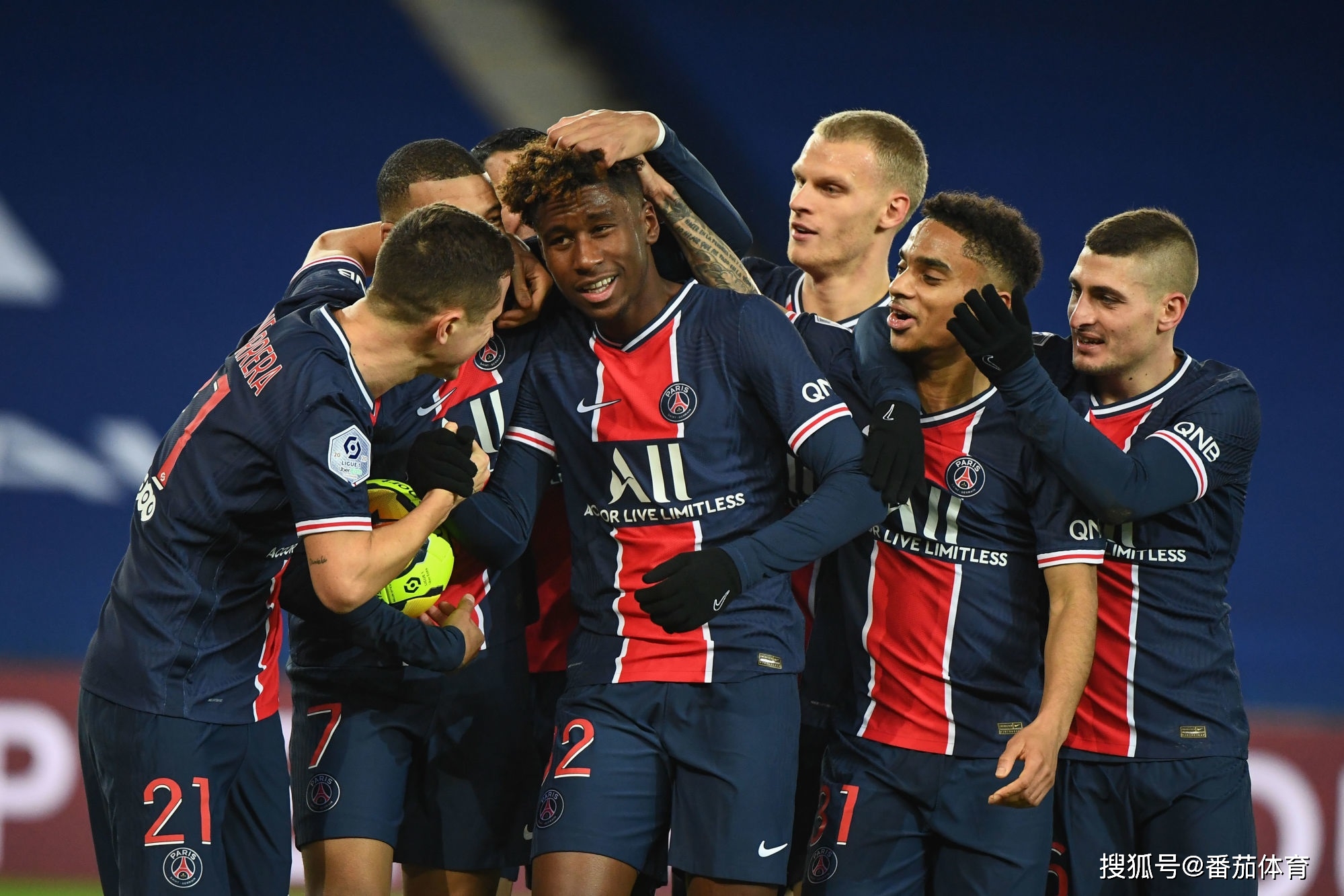 英超-诺丁汉森林3-0轻取热刺，奥多伊梅开二度桑加雷传射建功（英超：诺丁汉森林3-0完胜热刺，奥多伊双响，桑加雷传射立功）