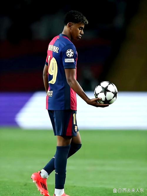 罗马诺：曼市双雄都为塞门约提供了战术愿景，球员选择了曼城（罗马诺：曼联与曼城都给出战术蓝图，塞门约最终选择曼城）