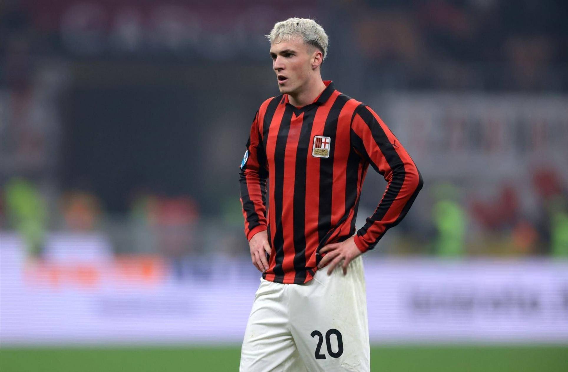 西甲半场：多兰造点，费尔南德斯点射，西班牙人1-0巴列卡诺（西甲半场战报：多兰造点，费尔南德斯点球命中，西班牙人暂1-0领先巴列卡诺）