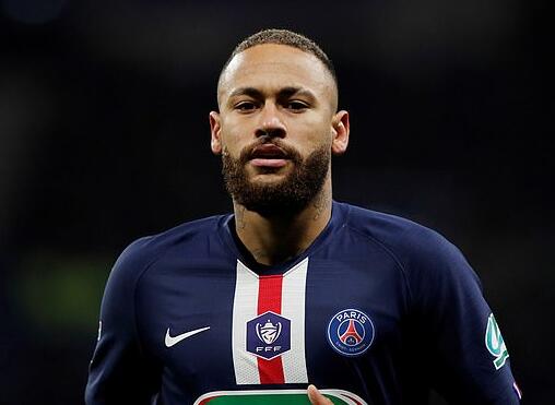 詹姆斯赛后向卡斯尔赠送签名球衣：年轻的国王，继续加油