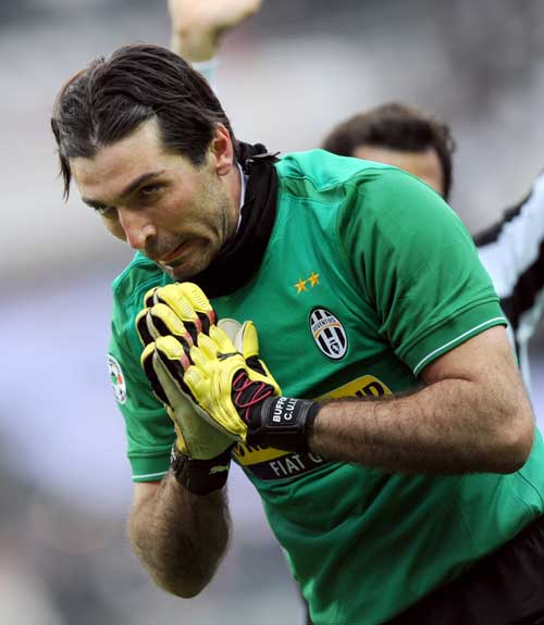 迪巴拉：如今人们太多时间对着屏幕，我们应该多去户外看看（迪巴拉建议：放下屏幕，去户外走走）