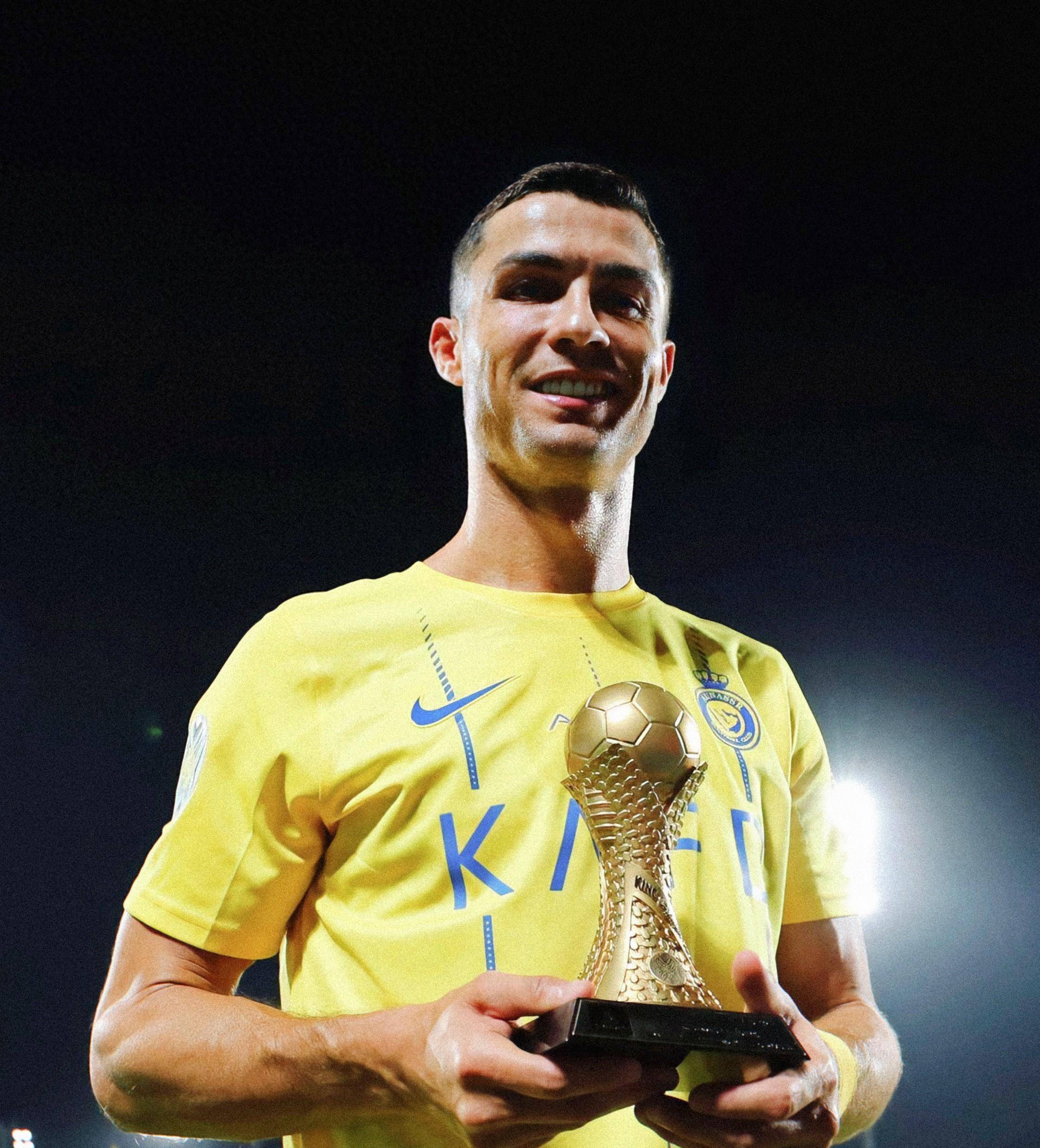 劳塔罗进球后比出A字，把进球献给受伤的前队友阿什拉夫