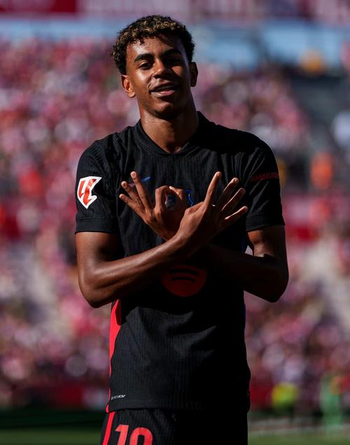 河南球迷心态反思，俱乐部称大热必死引警示