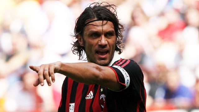 2016 赛季：白袜队由于球员克里斯·塞尔（Chris Sale）剪球衣事件，引发更衣室风波